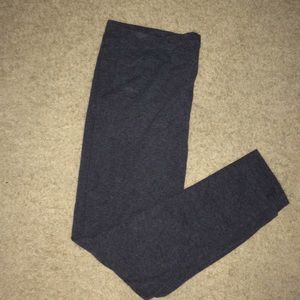 SO Pants - Gray SO Capri Leggings - Large SO Pants - Gray SO Capri Leggings - Large